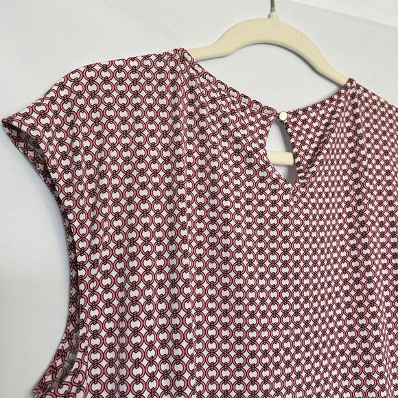 Liz Claiborne Whie Top with Chain Link style Pattern - Picture 6 of 8